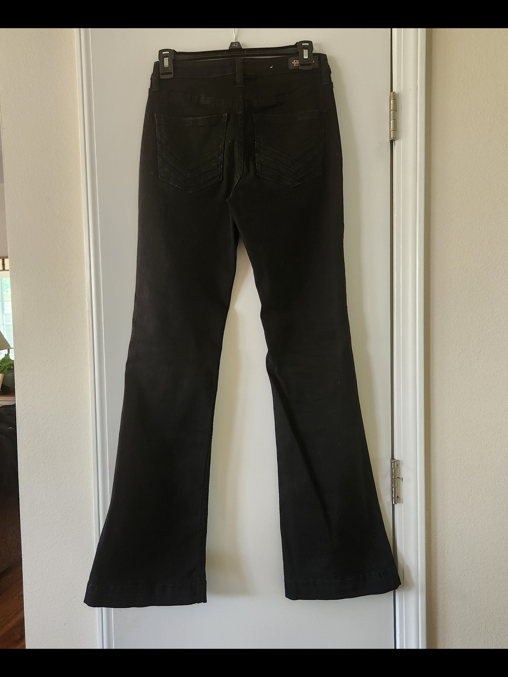 Shyanne Black Flare Jeans with Classic Five-Pocket Cut - Picture 2 of 6